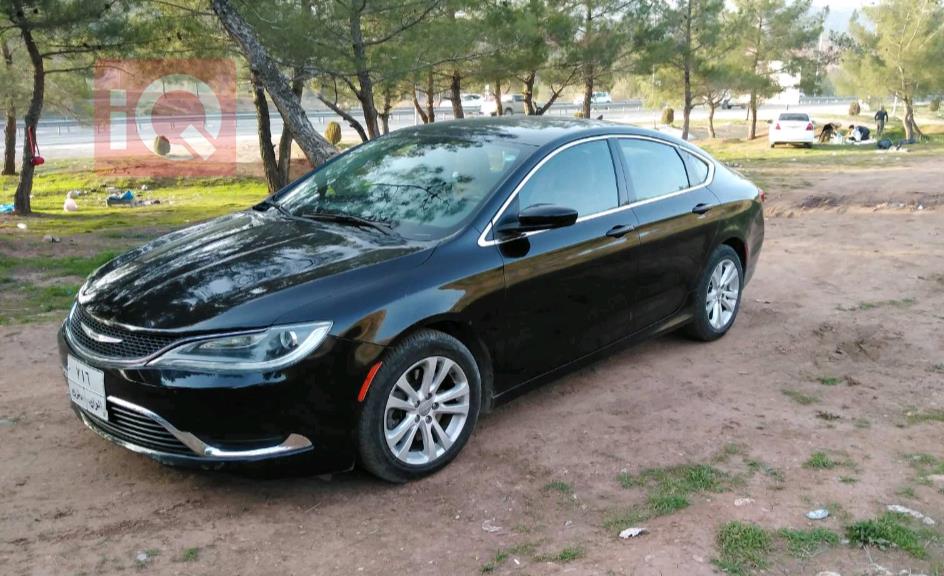 Chrysler 200